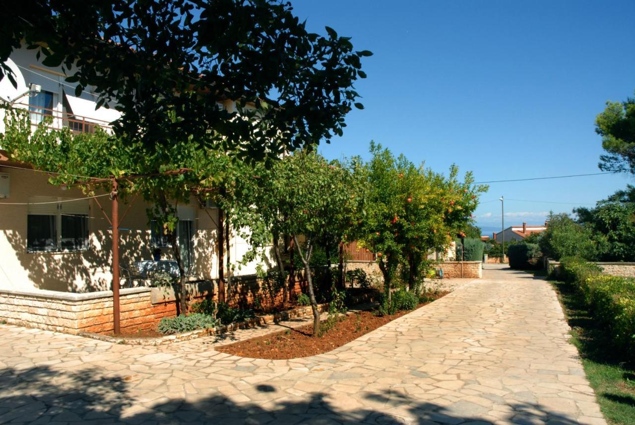 Apartment Valentina Liznjan Exterior photo